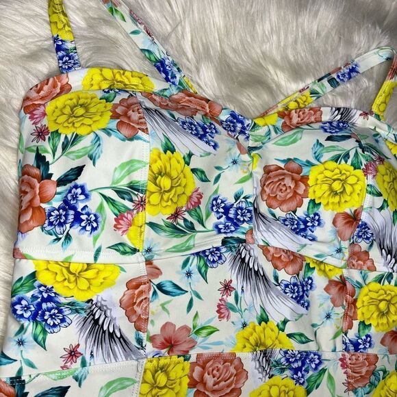 Torrid Vixen Ivory Yellow Floral 1 pc Swimsuit Padded Size 1/1X - Picture 4 of 9